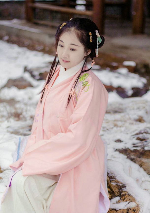 ��ʷ��ʵ����Ƭ���ڶ��źձ��Ĺ��ۣ�������������������Ա