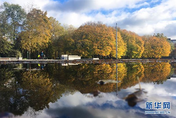 С˵����ĸ������үȾ�ϲ����Ⱥ�����������ȴ�����˼ҷ����ܳͷ�