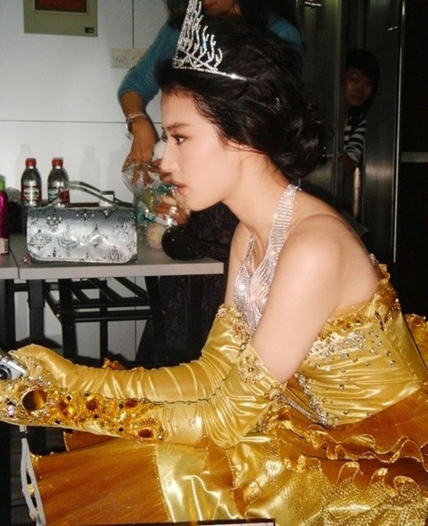 ���μǡ�Ů������Ա��